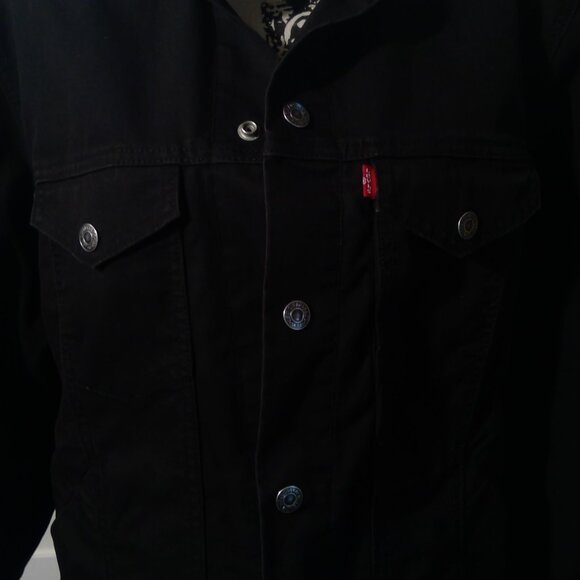 Levi's Men's Black Jean Jacket with Roll-Away Hood - Picture 4 of 14